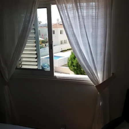 Visto * Paralimni